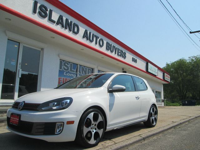 2011 Volkswagen GTI XLE W/moon-roof