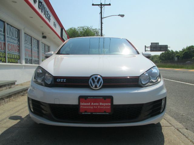 2011 Volkswagen GTI XLE W/moon-roof