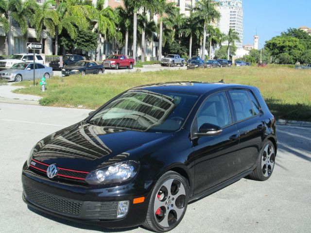 2011 Volkswagen GTI CLUB Wideside 1