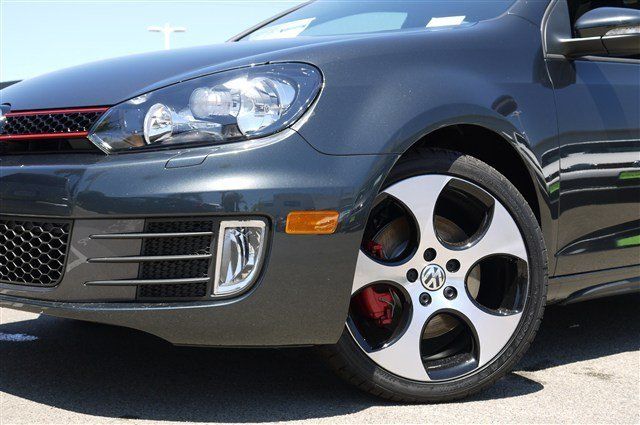 2012 Volkswagen GTI AWD W/1sasunroof