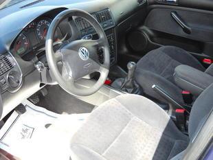 2002 Volkswagen Golf FWD 4dr Sport