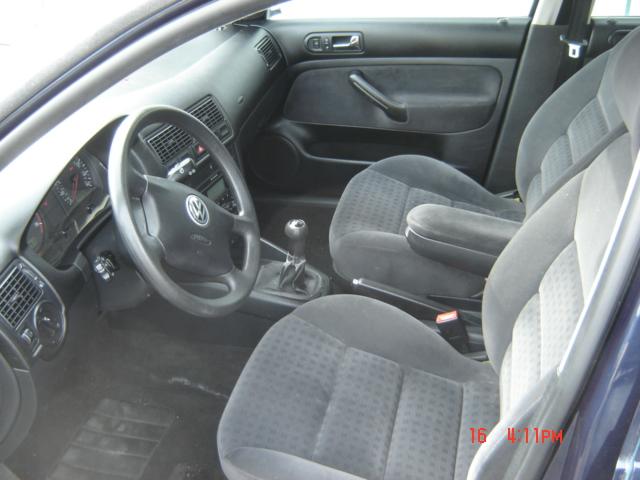 2002 Volkswagen Golf FWD 4dr Sport