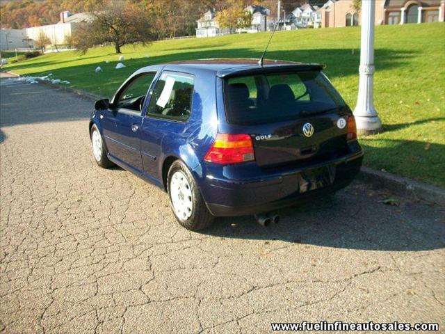 2003 Volkswagen Golf I-4 Manual