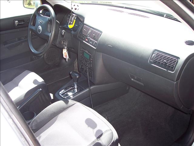 2003 Volkswagen Golf S Sedan