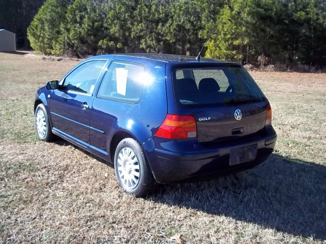 2003 Volkswagen Golf I-4 Manual