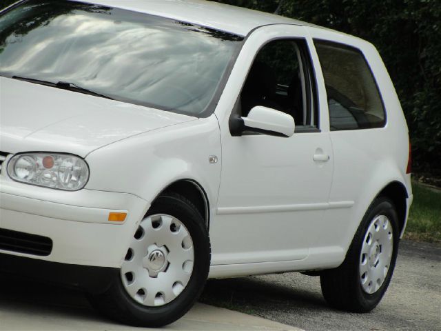 2004 Volkswagen Golf I-4 Manual