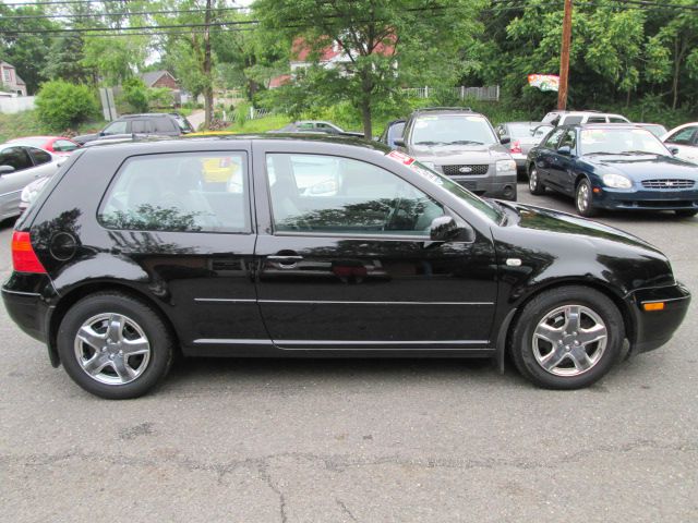 2004 Volkswagen Golf I-4 Manual