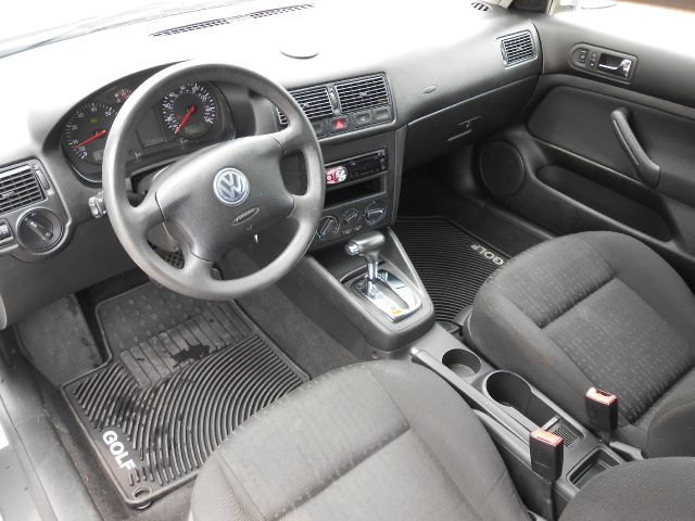 2004 Volkswagen Golf I-4 Manual