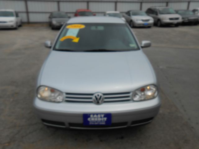 2004 Volkswagen Golf I-4 Manual