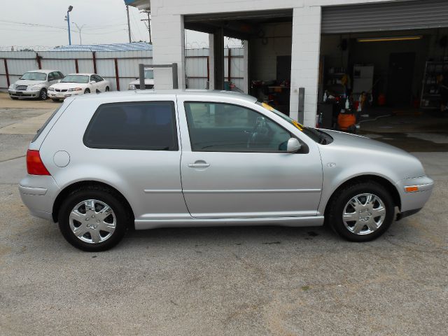 2004 Volkswagen Golf I-4 Manual