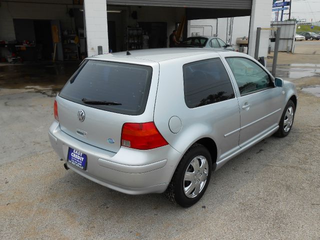 2004 Volkswagen Golf I-4 Manual