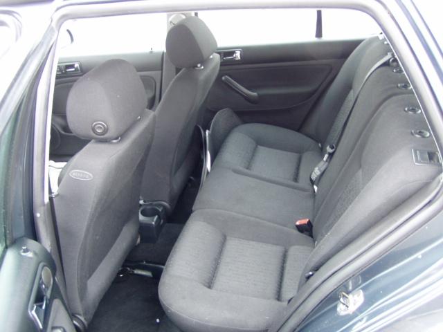 2005 Volkswagen Golf S Sedan