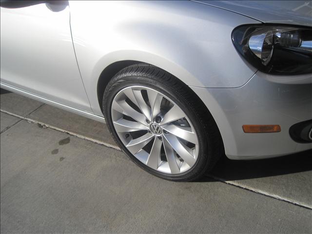 2011 Volkswagen Golf CD With MP3