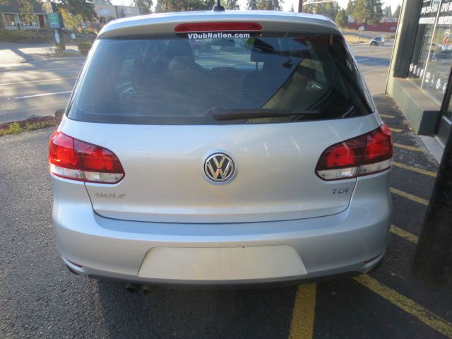 2012 Volkswagen Golf 1998 Jeep Classic