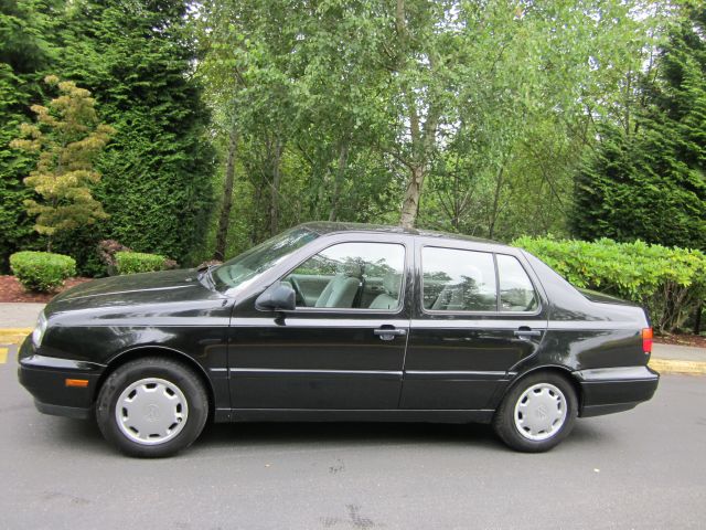 1996 Volkswagen Jetta S Sedan