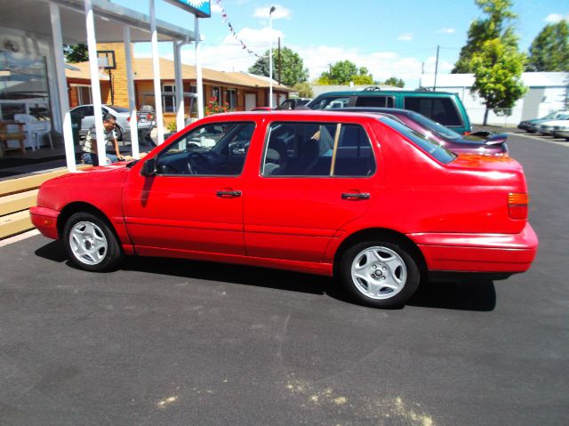 1996 Volkswagen Jetta S Sedan