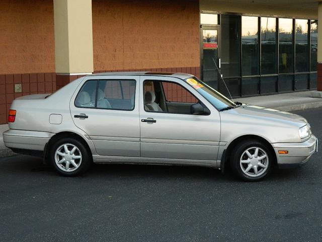 1997 Volkswagen Jetta FWD 4dr Sport