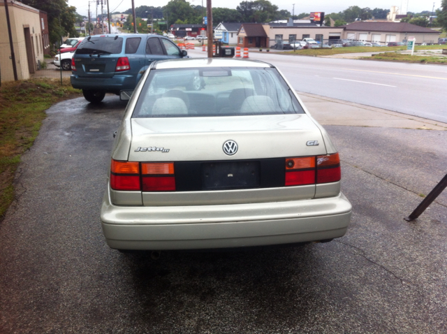 1997 Volkswagen Jetta S Sedan