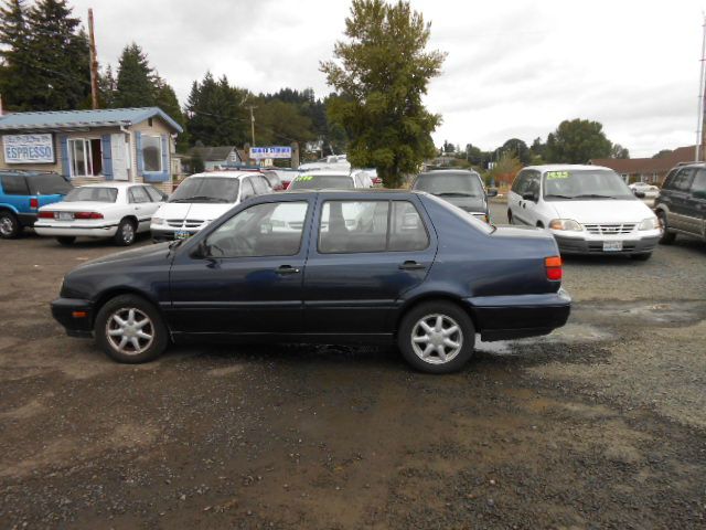 1997 Volkswagen Jetta FWD 4dr Sport