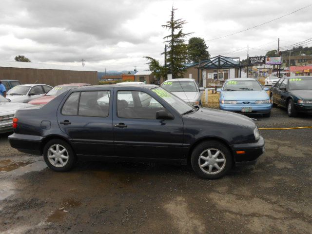 1997 Volkswagen Jetta FWD 4dr Sport