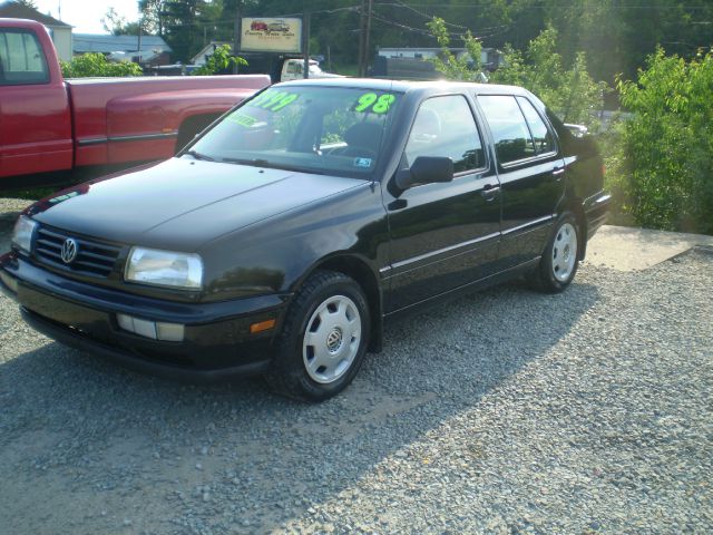 1998 Volkswagen Jetta S Sedan