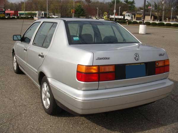 1998 Volkswagen Jetta FWD 4dr Sport