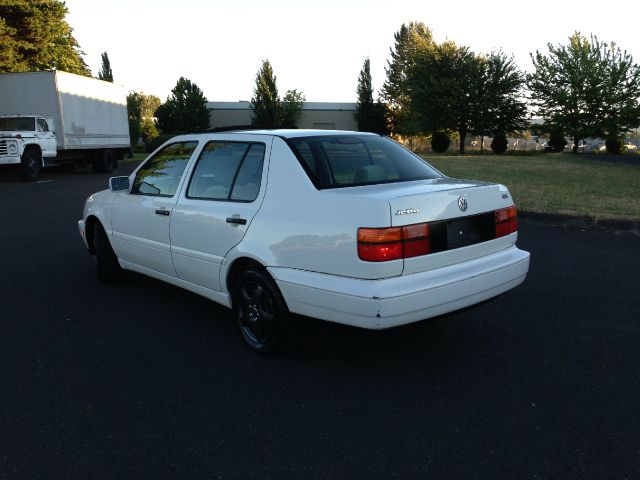 1998 Volkswagen Jetta S Sedan