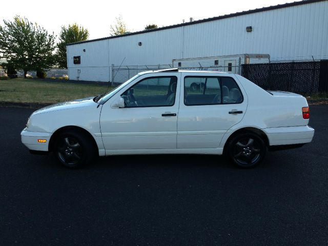 1998 Volkswagen Jetta S Sedan