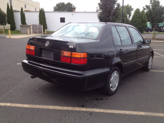 1998 Volkswagen Jetta S Sedan