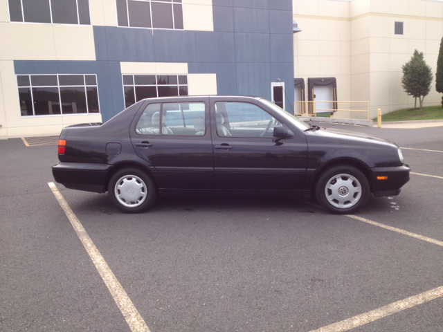 1998 Volkswagen Jetta S Sedan