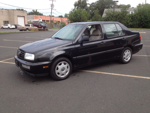 1998 Volkswagen Jetta S Sedan