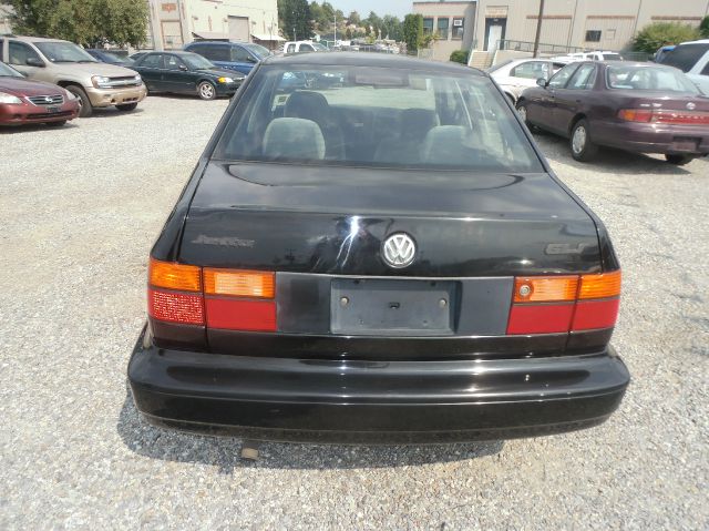 1998 Volkswagen Jetta FWD 4dr Sport