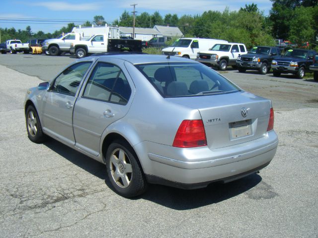 2000 Volkswagen Jetta 4dr 4WD SLE 4x4 SUV