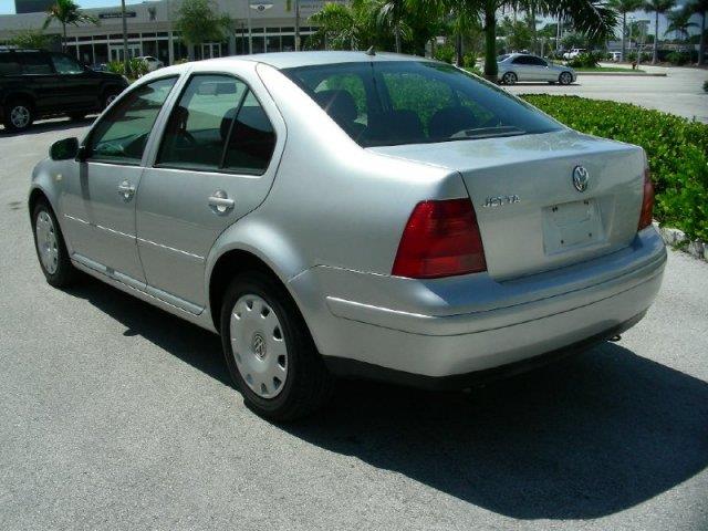 2001 Volkswagen Jetta FWD 4dr Sport