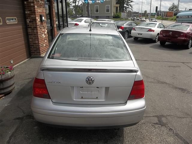 2001 Volkswagen Jetta Quad Cab 4x2 Shortbox XLT