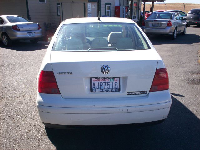 2001 Volkswagen Jetta Quad Cab 4x2 Shortbox XLT