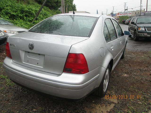 2001 Volkswagen Jetta Quad Cab 4x2 Shortbox XLT