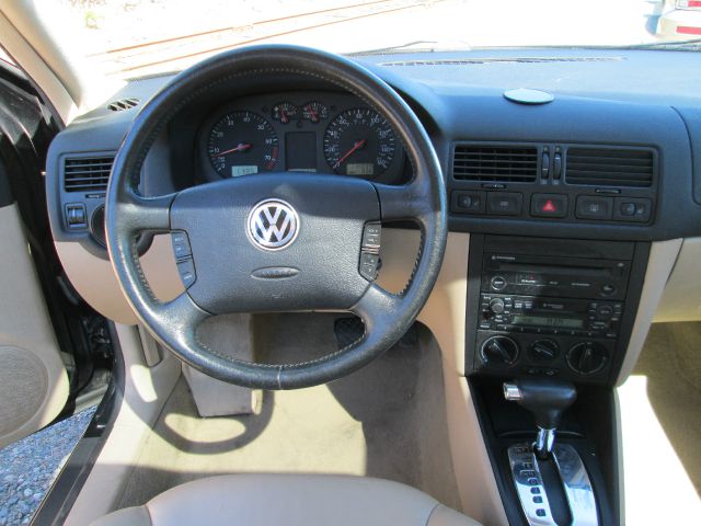 2001 Volkswagen Jetta Quad Cab 4x2 Shortbox XLT