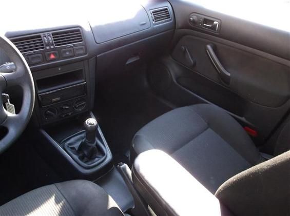 2002 Volkswagen Jetta I-4 Manual