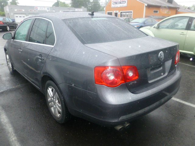 2002 Volkswagen Jetta Crewmax-short-limited-sunroof-6 CD Jbl-newer Tires