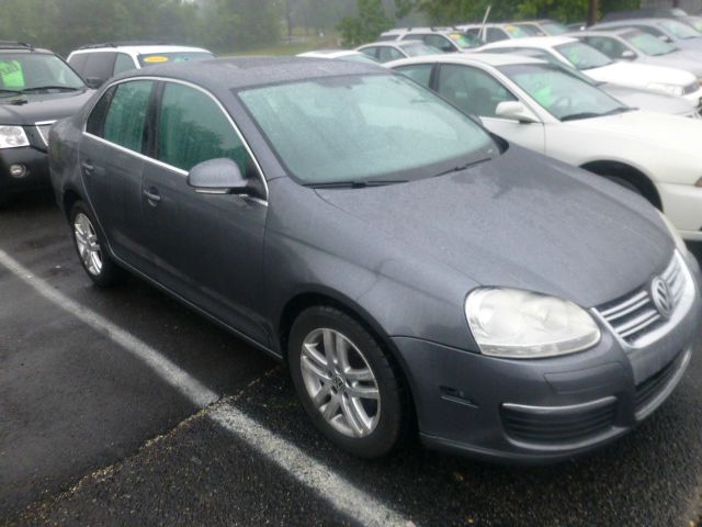 2002 Volkswagen Jetta Crewmax-short-limited-sunroof-6 CD Jbl-newer Tires