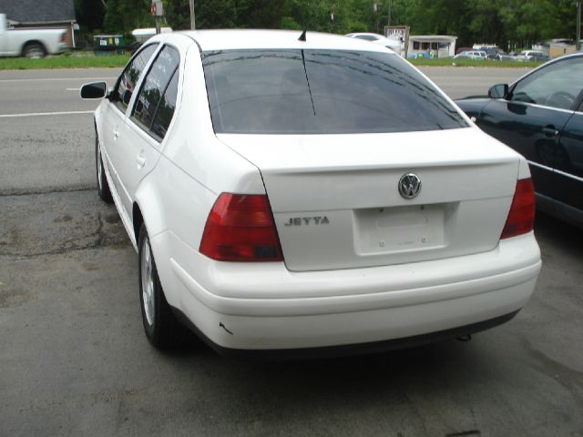 2002 Volkswagen Jetta Quad Cab 4x2 Shortbox XLT