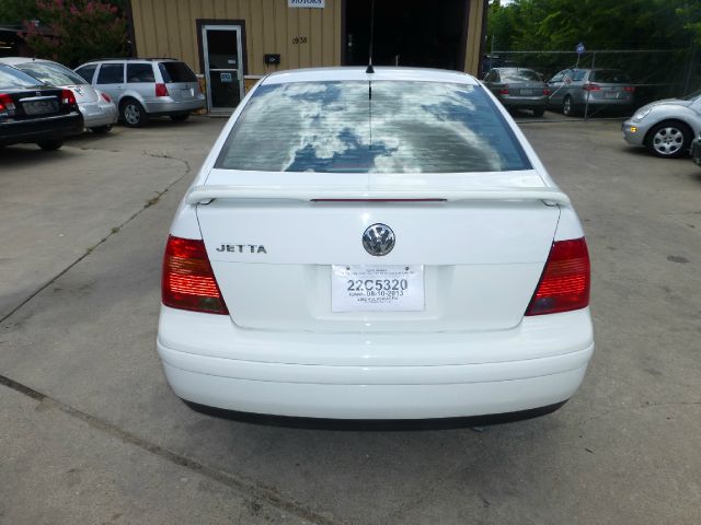 2002 Volkswagen Jetta Quad Cab 4x2 Shortbox XLT