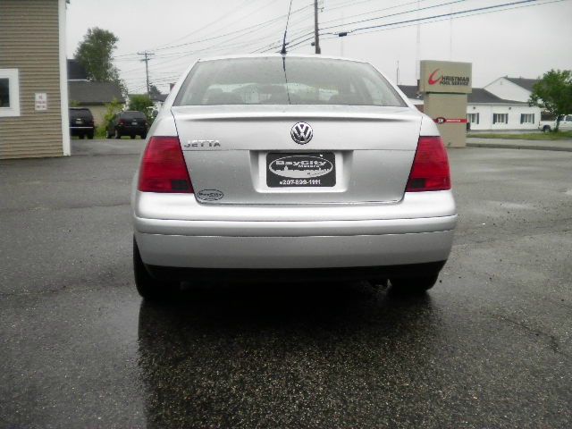 2002 Volkswagen Jetta Quad Cab 4x2 Shortbox XLT