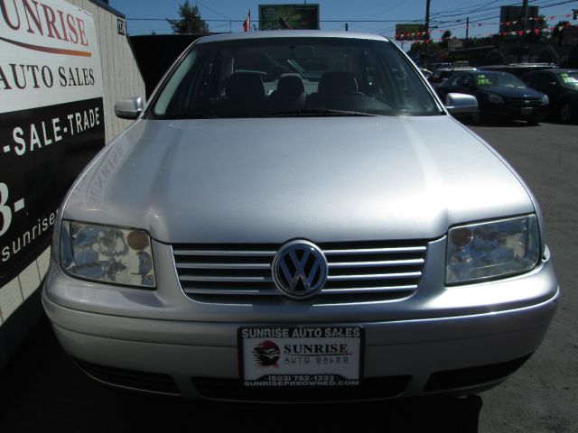 2003 Volkswagen Jetta FWD 4dr Sport