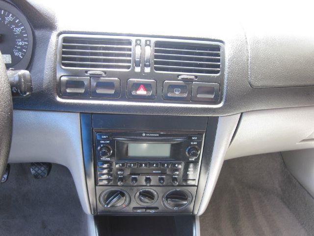 2003 Volkswagen Jetta I-4 Manual