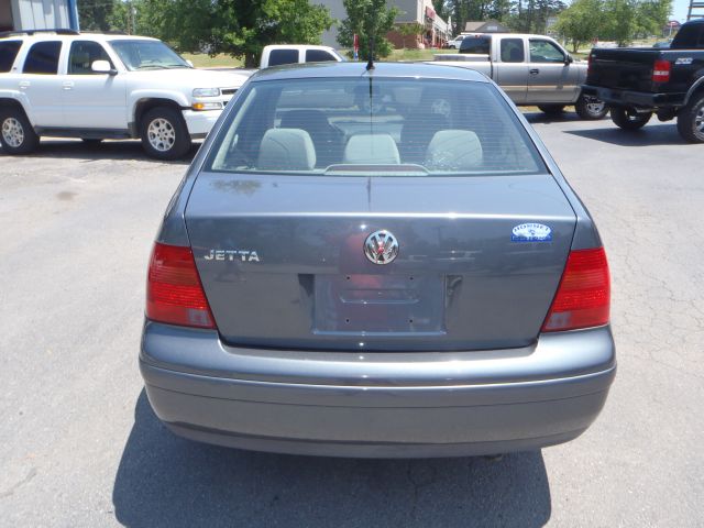 2003 Volkswagen Jetta Quad Cab 4x2 Shortbox XLT