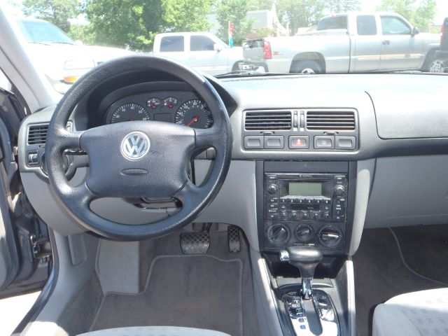 2003 Volkswagen Jetta Quad Cab 4x2 Shortbox XLT