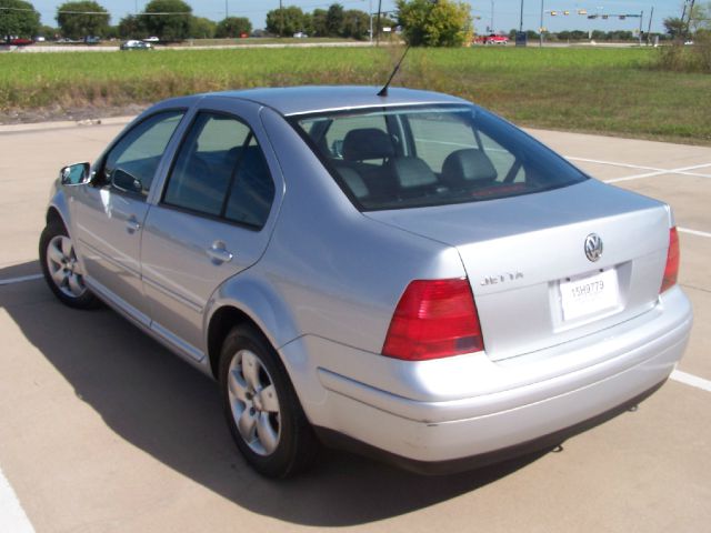 2003 Volkswagen Jetta Quad Cab 4x2 Shortbox XLT