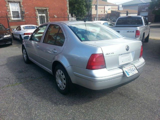 2003 Volkswagen Jetta I-4 Manual